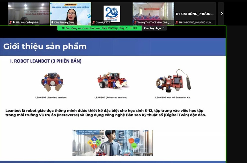 TS Kiều Phương Thuỳ hướng dẫn bài học về robot Leanbot giúp học sinh biết cách kết nối robot với máy tính